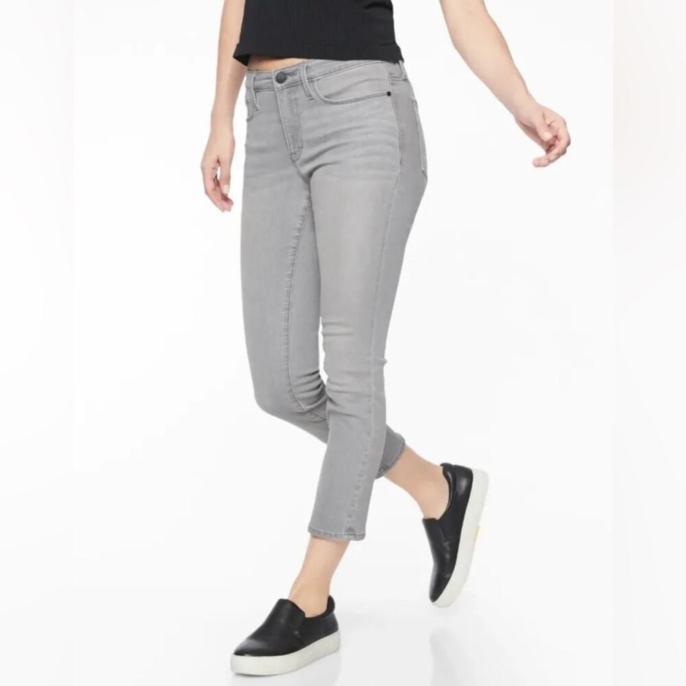 ATHLETA Sculptek Skinny Jeans Kenai Wash Size 10 Style 308711-01.